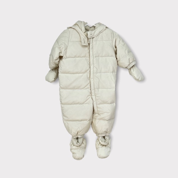GAP Other - Gap unisex snowsuit set baby size 0-6 Months 0-6M bone white mitten booties